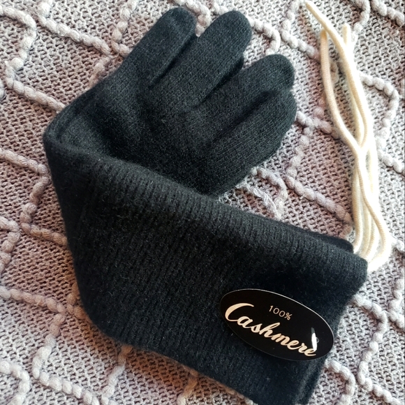 Cole Haan 100% Cashmere Gloves - Picture 1 of 11